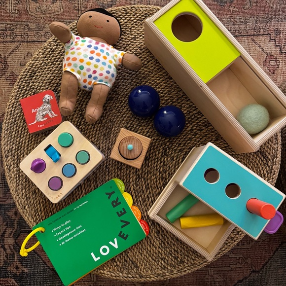 EUC LOVEVERY Full Kit 11-12 Months - Picture 1 of 7